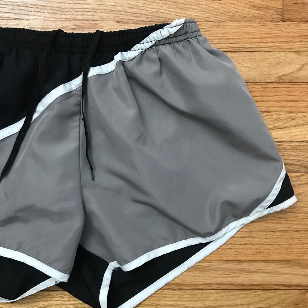 PONY Black & Gray Diagonal Design Athletic Shorts - Picture 3 of 8